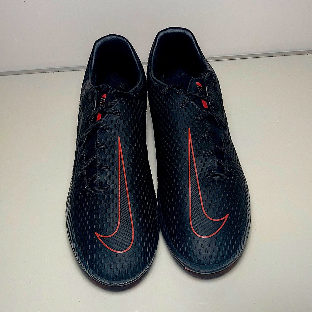 Nike Phantom GT academy soccer cleats size 10